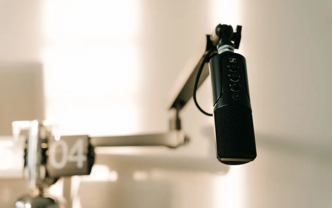 Podcasts como dispositivos de reconocimiento: hacia una educación antifascista que escuche y resista con la juventud